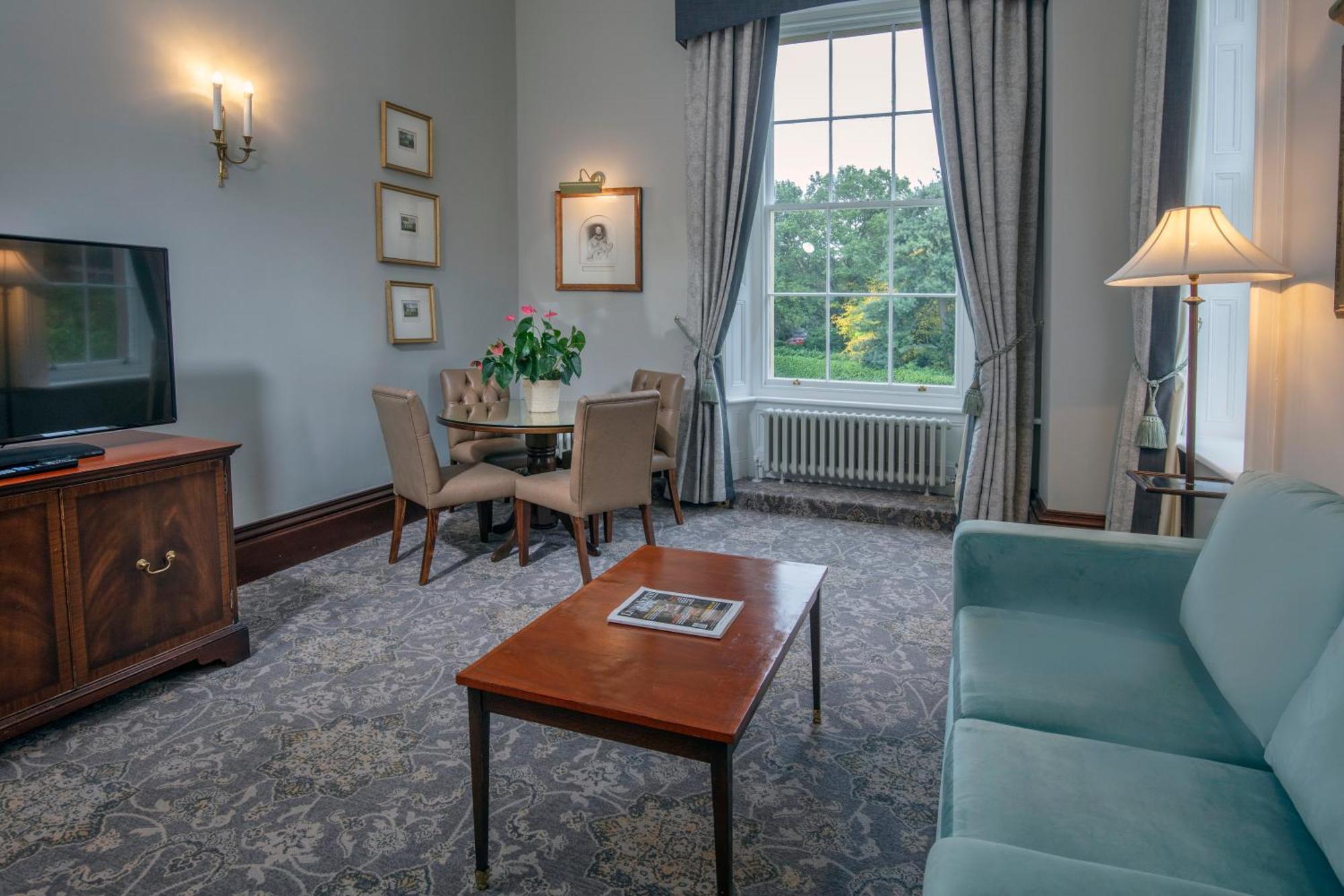 Oulton Hall Hotel, Spa & Golf Resort Leeds  Kültér fotó